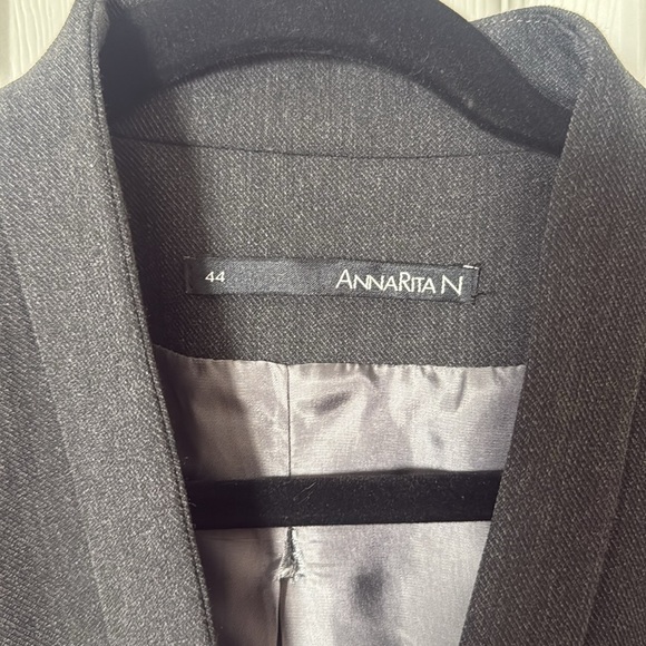 ANNARITA M women’s dark gray blazer size 44 (large) - Picture 2 of 3